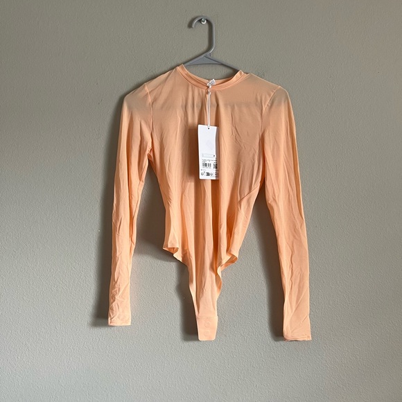 Lululemon Wundermost Nulu Mesh Long-Sleeve Crewneck Bodysuit Peach Bellini NWT - Picture 1 of 5